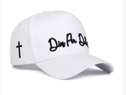 DIOS POR DELANTE-HAT